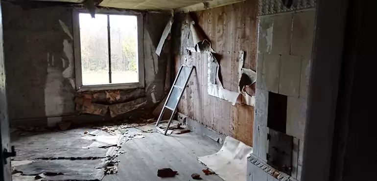 Why Selling a Distressed House Through Traditional Methods Fails in Nashville